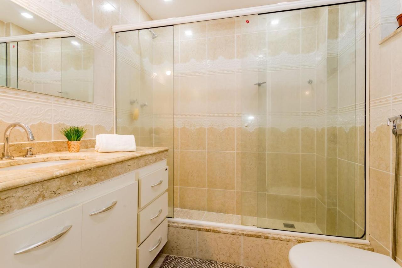 Chegou O Pé Na Areia Em Plena De Copacabana, Incrível Apto De 2 E 3 Quartos, Novo E Decorado, 50m Da Praia, Com Cozinha E Lavanderia Completos * Río de Janeiro